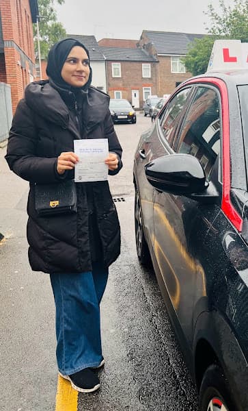 Female Automatic Driving Instructor Luton