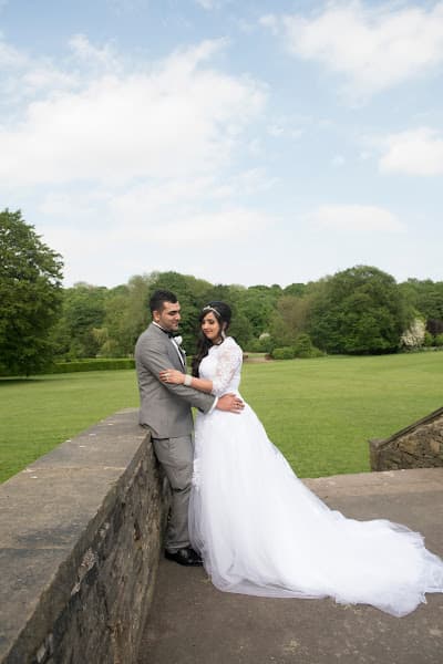 Asian wedding photographer Manchester Female Photographer & Videographer Bradford