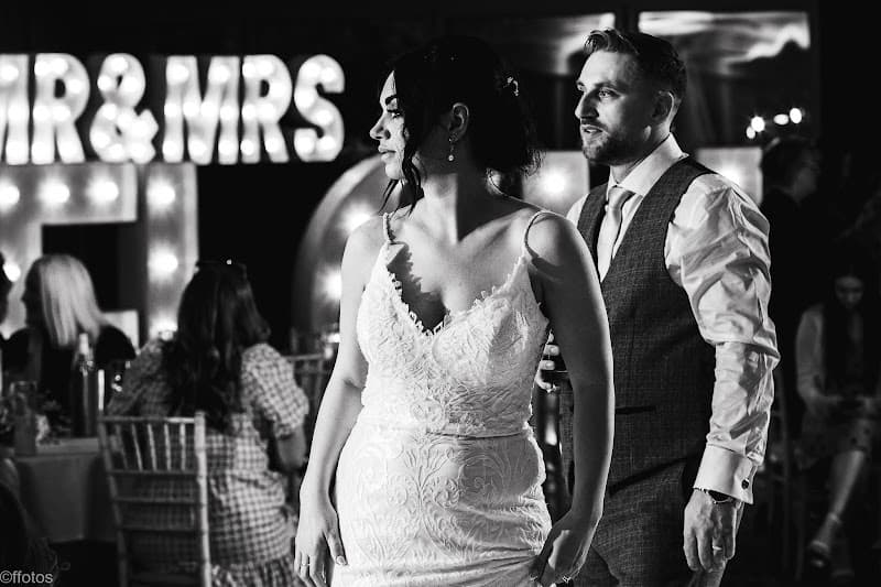 Chris Francis Photography - documentary wedding photographer