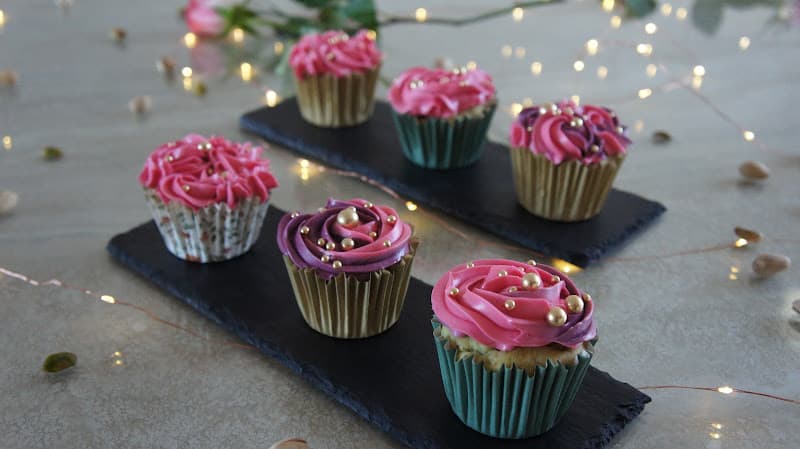 Savi's Delights - Eggless cakes and Indian sweets