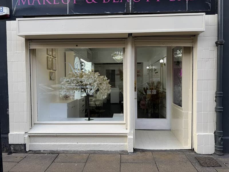 Makeup & Beauty Bar