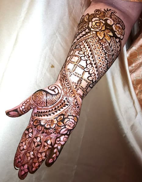 Javey's Makeup Academy | Makeup | Henna | hair styling