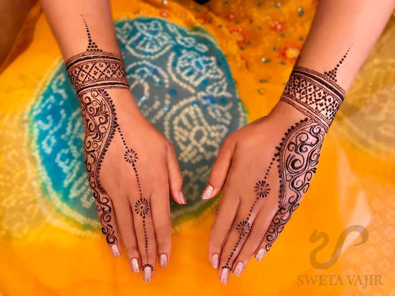 Henna Artist London - SWETA VAJIR