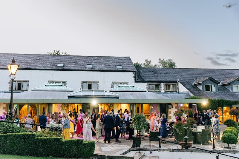 Gibbon Bridge Hotel & Restaurant