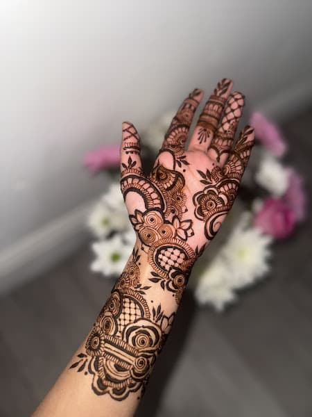 Reet henna Artist