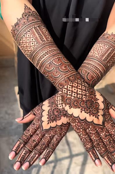Aesthetic Henna Studio in England
