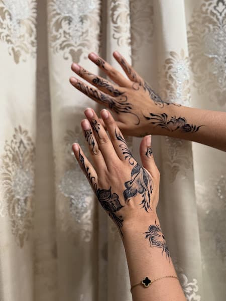 Hennabloom- henna/mehndi artist in newham